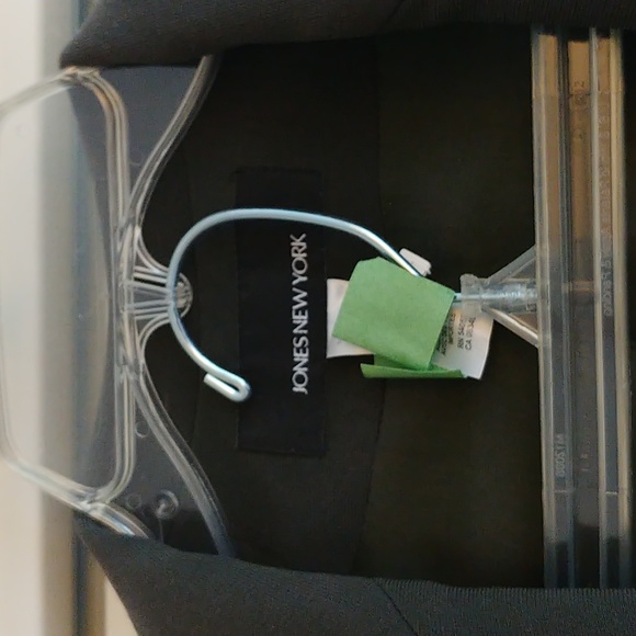 Jones New York Women's 2 Piece Suit - Tailored Jacket and Pants - Picture 7 of 9